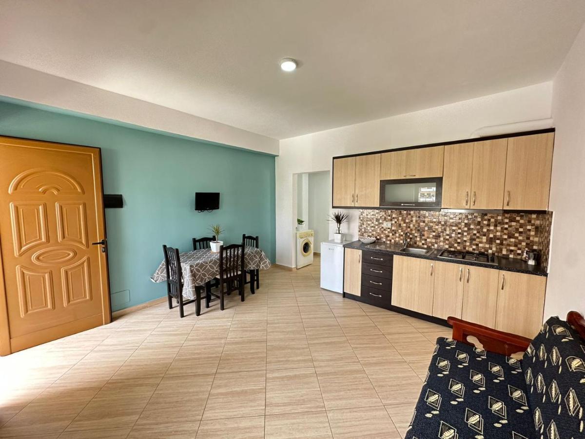 Vlora Villa With Private Parking Экстерьер фото