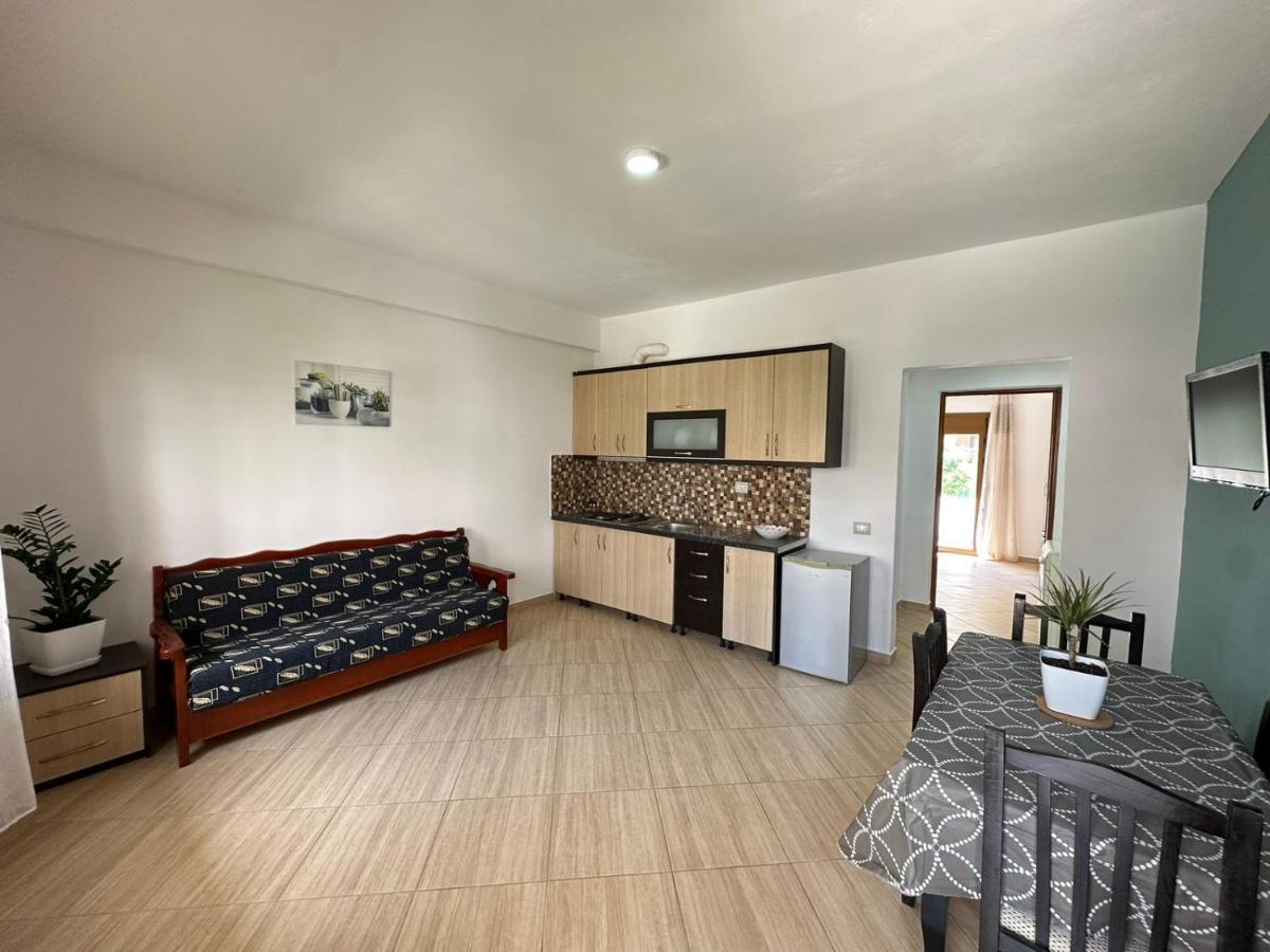 Vlora Villa With Private Parking Экстерьер фото
